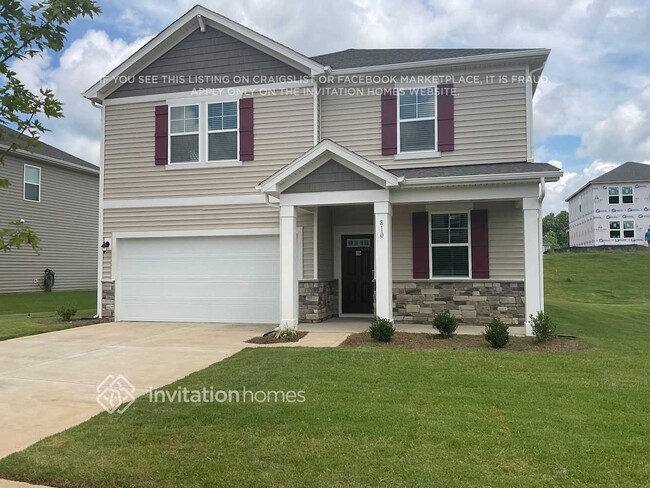 Building Photo - 810 Olde England Dr