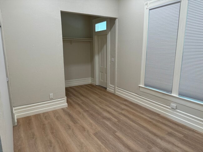 Foto del edificio - 927 Stewart St