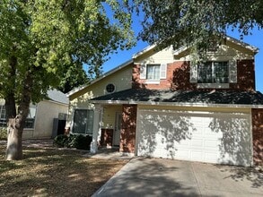 Building Photo - 441 S Maple