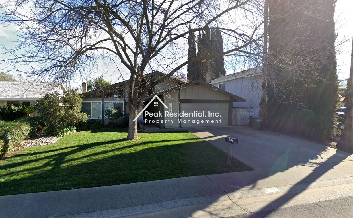 Foto principal - Spacious 3bd/2ba College Greens Area Home ...