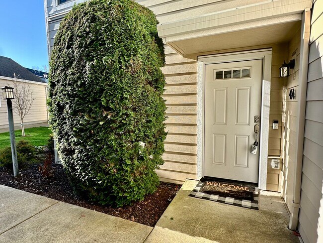 Foto del edificio - Newly Updated 2 Bedroom Condo w/ Garbage I...