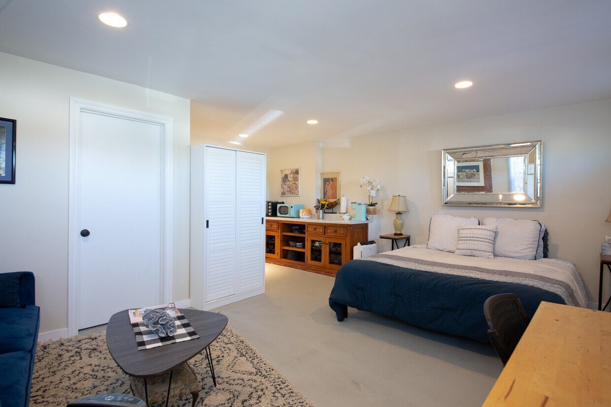 Foto principal - 8149 Billowvista Dr