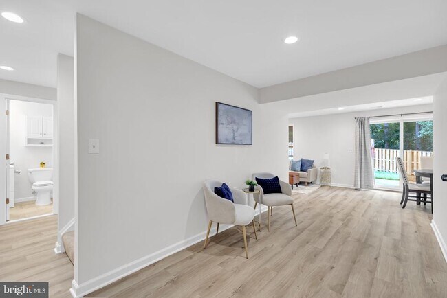 Building Photo - 9112 Silver Pointe Way