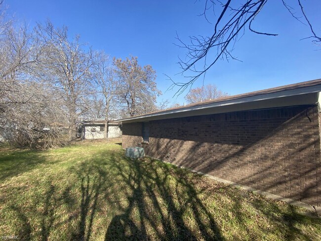 Building Photo - 4 br, 2 bath House - 2303 Athens St