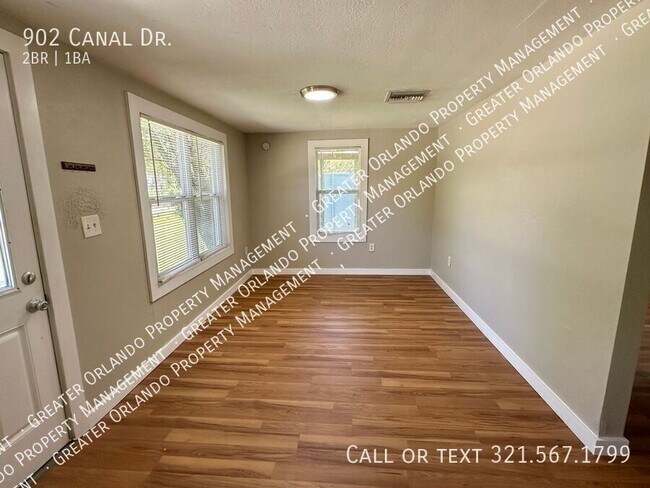 Foto del edificio - 902 Canal Dr