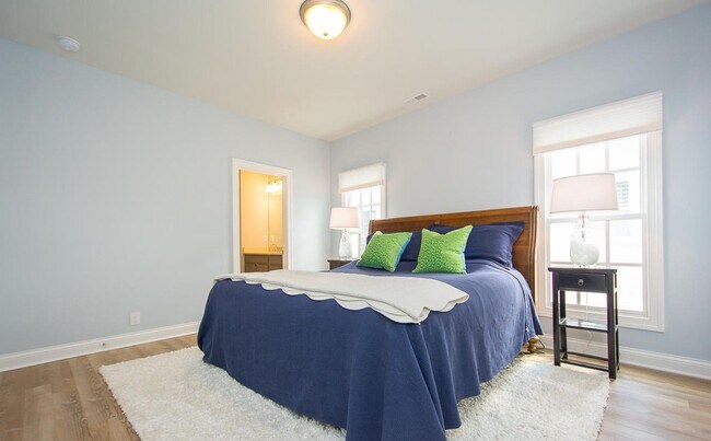 Building Photo - Stunning Like-New Norton Commons Fully Furnished Condo for Rent!