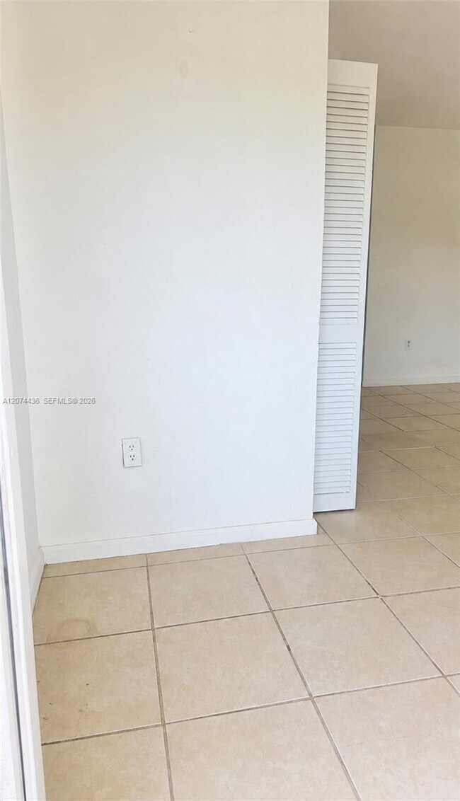 Foto del edificio - 301 NW 84th St