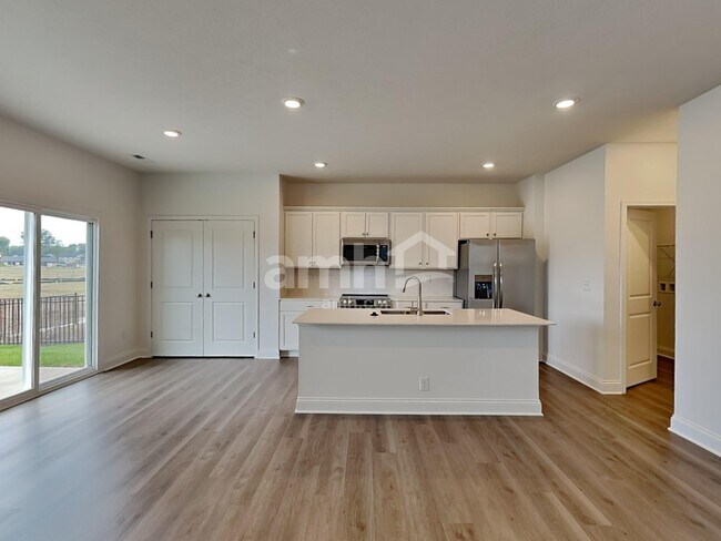 Foto del edificio - 9151 Henley Ave