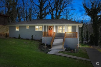 Building Photo - 2739 Flagstone Dr SE