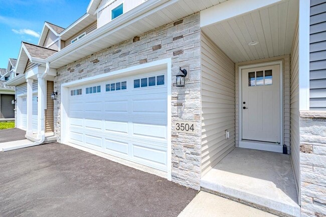 Building Photo - 3504 Green Pastures Ln