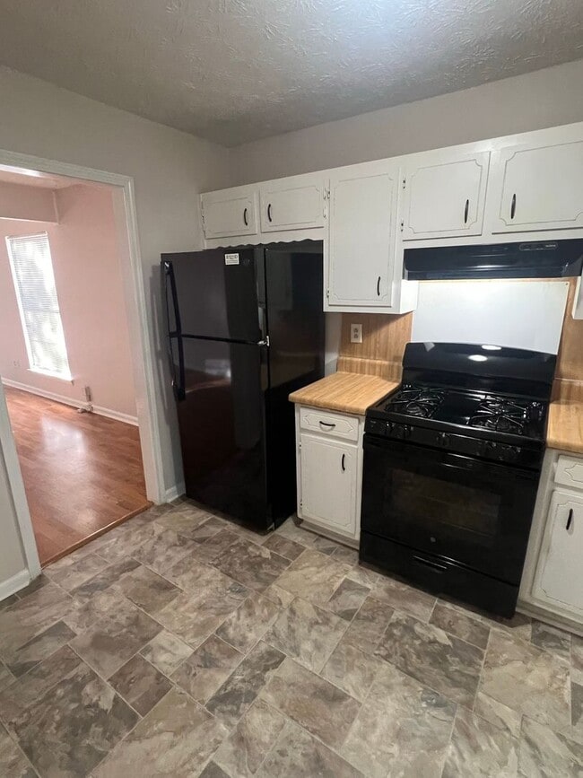 Building Photo - 3028 Dale Ct