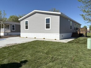 Building Photo - 13885 Bunratty Ave