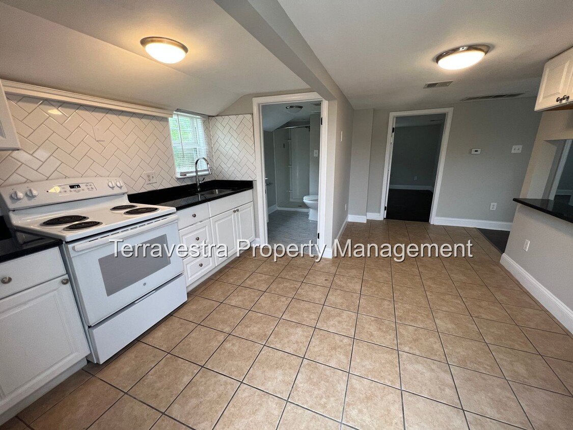 Primary Photo - 110 Woodbury - Turnersville Rd