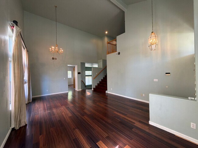 Building Photo - 709 Black Oak Way