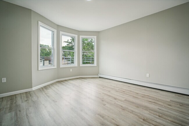 Building Photo - 125 Kearney Ave