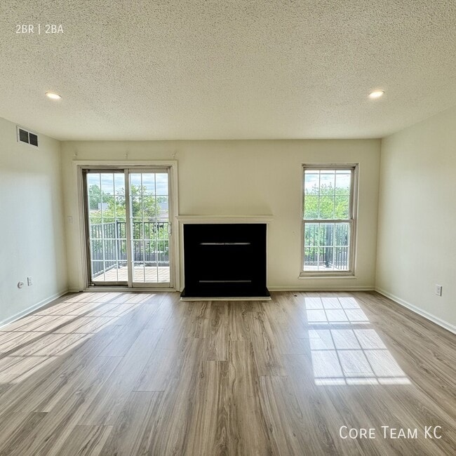 Building Photo - 2900 W 53rd St