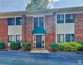 Building Photo - 4266 Roswell Rd