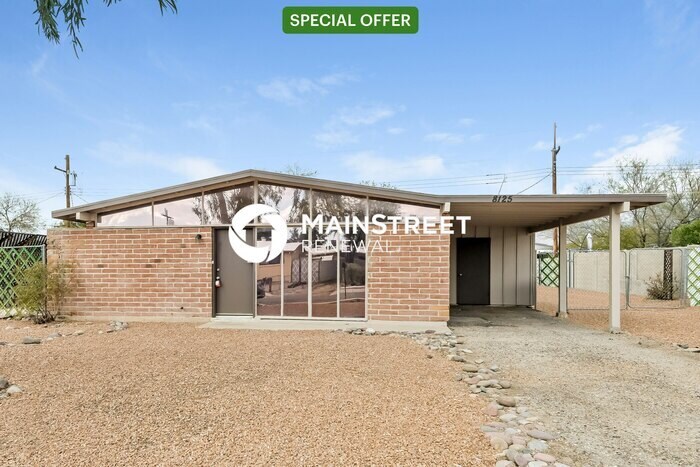 Foto principal - 3 Bedroom Pet-Friendly Home in Tucson, AZ ...