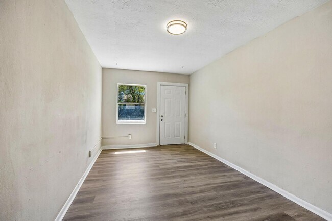 Foto del edificio - 1629 E 9th St