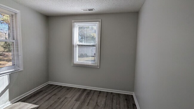 Foto del edificio - 2bed/1bath HOUSE Greensboro, NC!!
