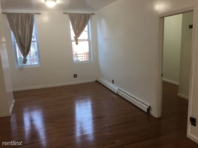 Building Photo - 813 Courtlandt Ave