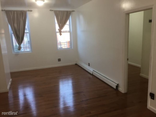 Foto del edificio - 813 Courtlandt Ave