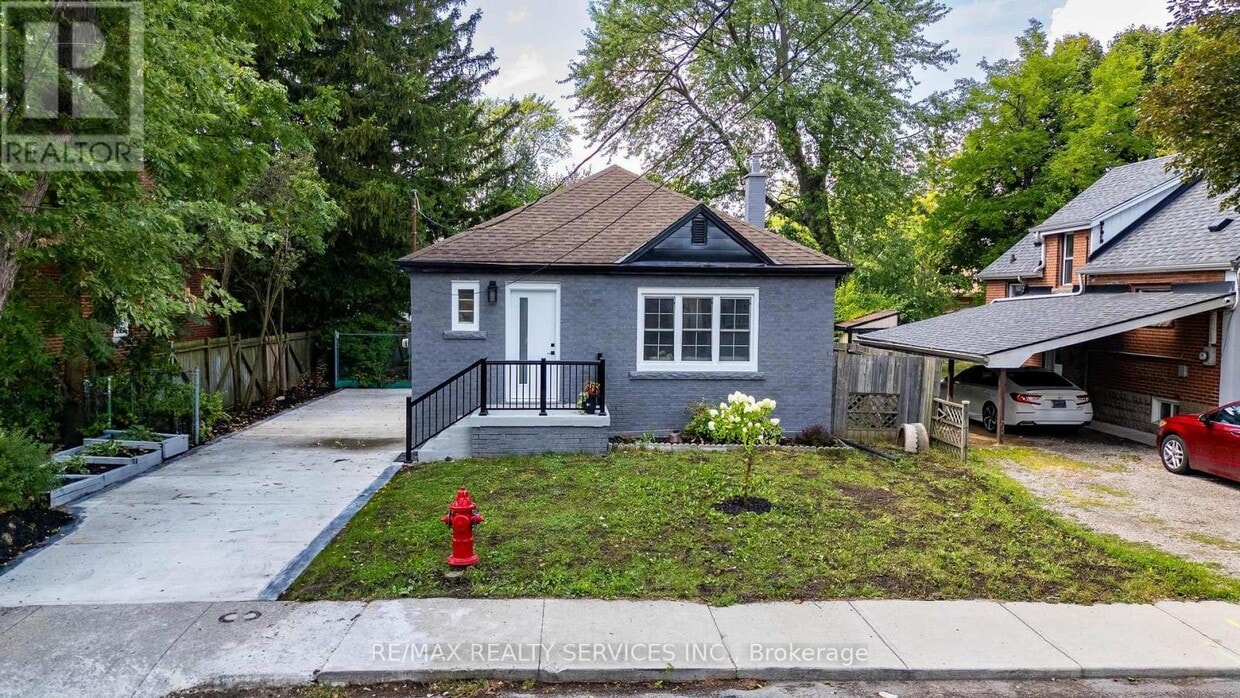 Photo principale - 74 W 3rd St