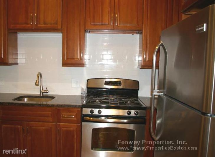 Primary Photo - 25 Peterborough St