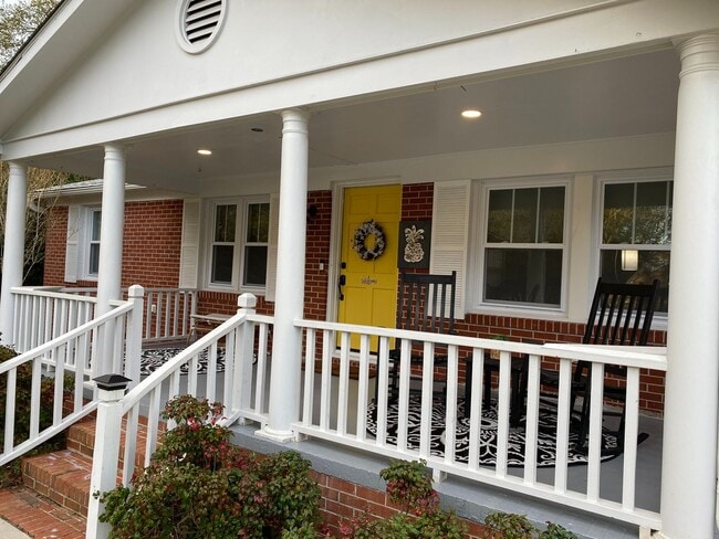 Building Photo - FURNINSED Beautifully  REMODELED  Brick Ra...