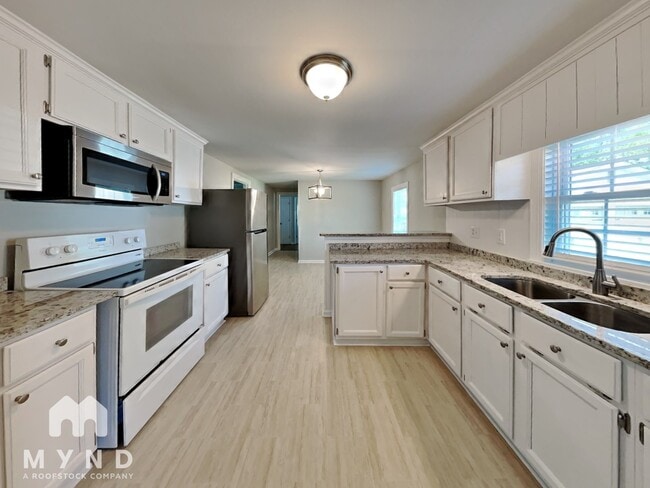 Building Photo - 110 Hamilton Dr