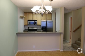 Foto principal - 4727 W 147th St