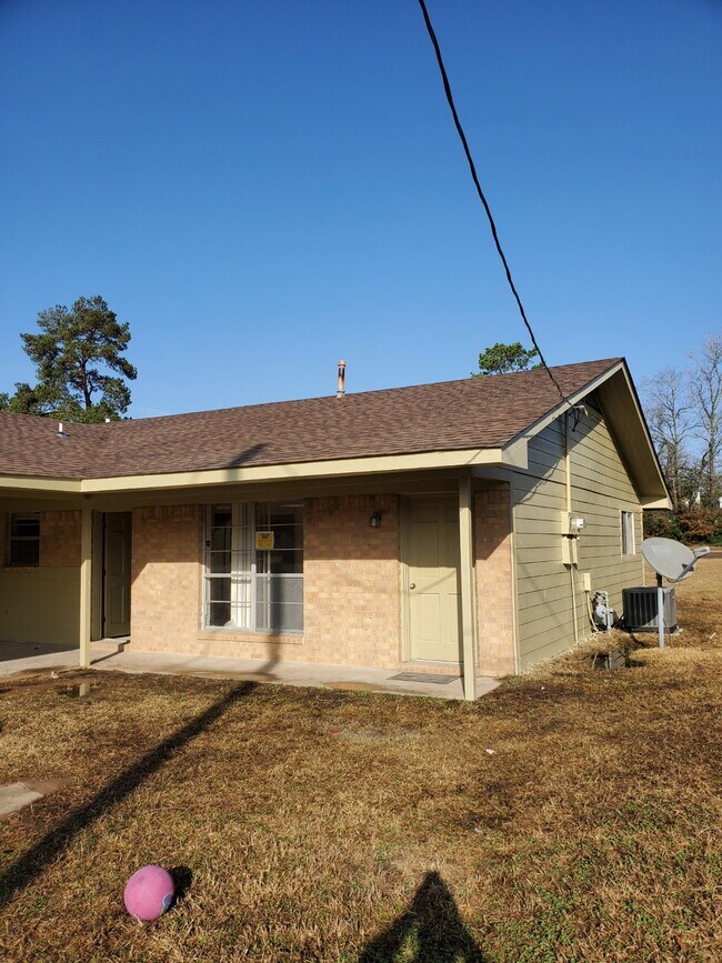 Building Photo - 105 Gatewood Ln