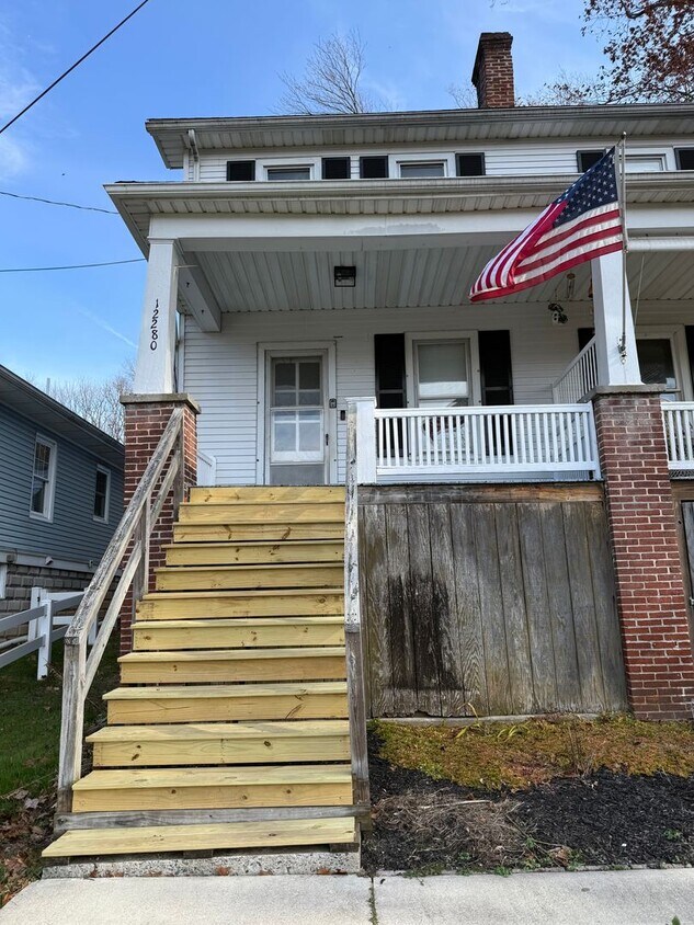 Primary Photo - Cozy & Quiet Home in Glen Rock