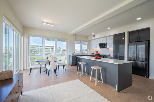 Interior Photo - One Piedmont