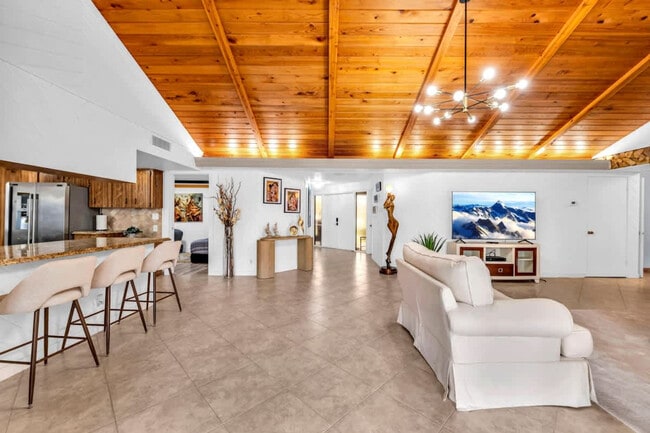 Building Photo - 1006 SE 6th St