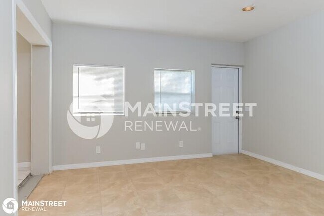 Building Photo - 274 Bridgeport Drive, Port St. Lucie, FL 3...