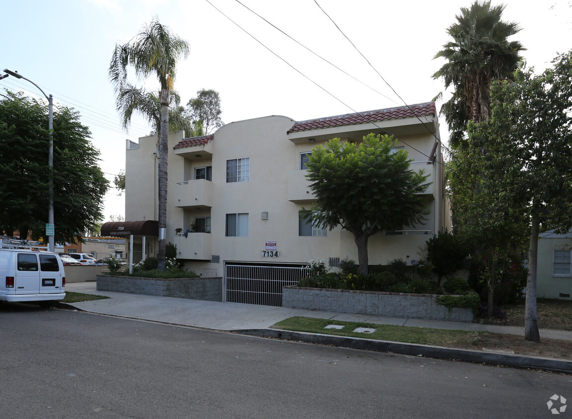 Primary Photo - Amigo Apartments