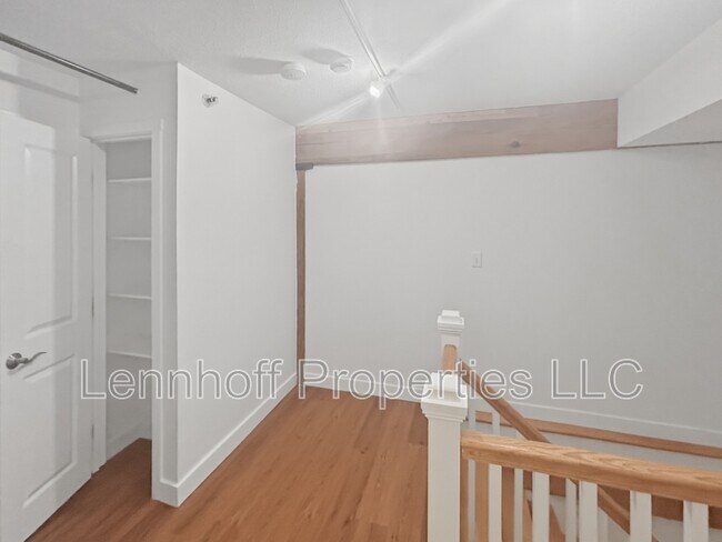 Foto del edificio - 240 Jackson St