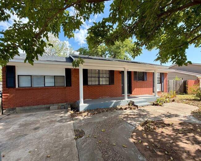 Building Photo - 5307 NW Ash Ave