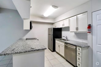 Building Photo - 5929 Queensloch Dr