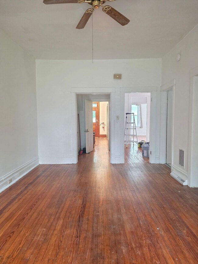 Building Photo - 660 Oak Hill Ave
