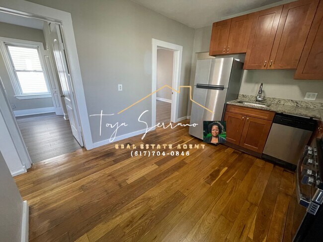 Foto del edificio - 1234 Blue Hill Ave