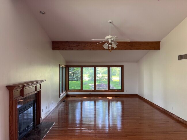 Foto del edificio - 11401 W Grange Hall Rd