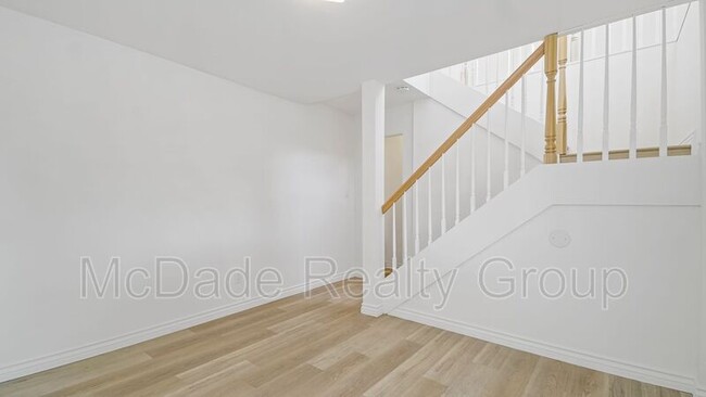 Building Photo - 455 Del Mar Ct