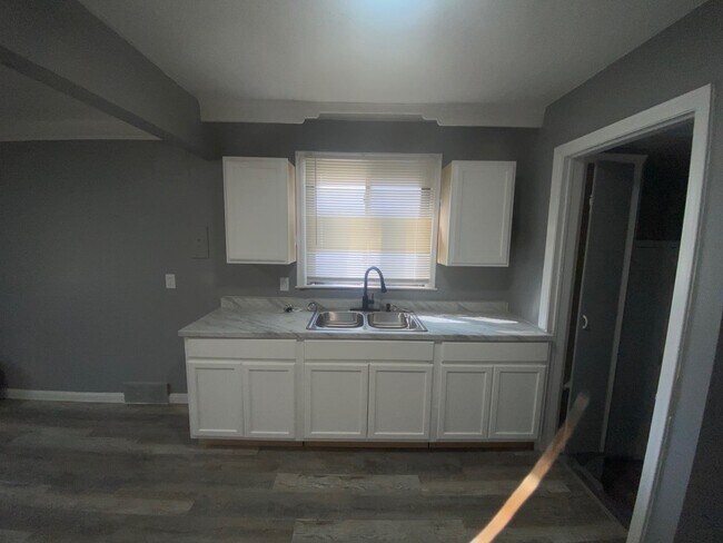 Foto del edificio - 8443 Pierson St