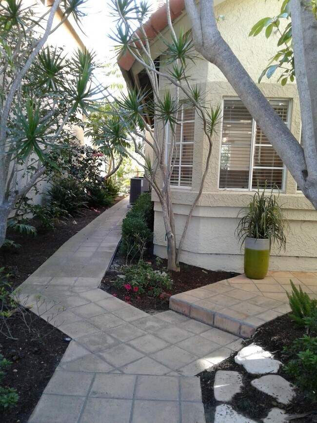 Building Photo - 32 Finca St