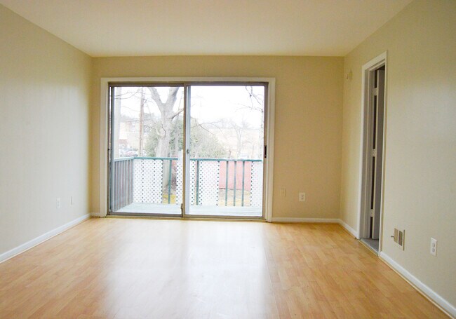 Building Photo - 8573 Seasons Way