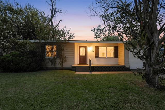 Foto principal - 317 W Pecan St