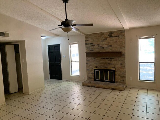Building Photo - 1707 Lime Tree Ln