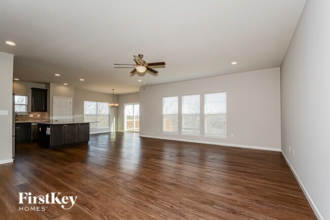 Foto del edificio - 1688 Ridgeway Trl